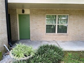 2700 Whitney Pl in Metairie, LA - Building Photo - Building Photo