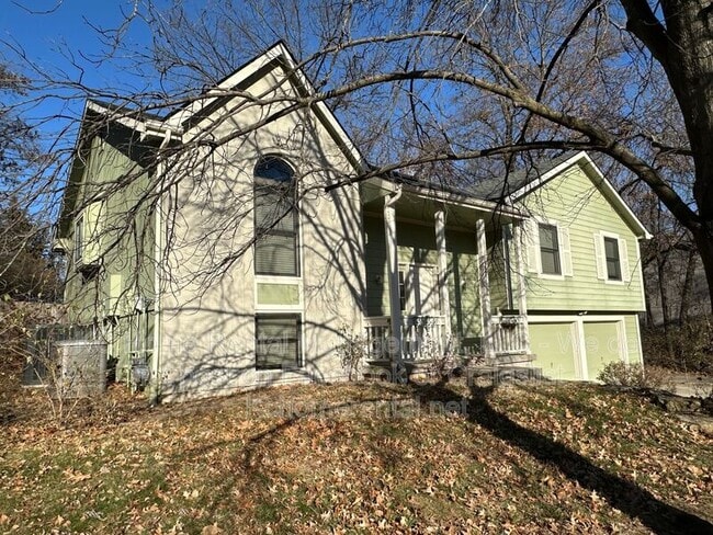 9802 NW 72nd Terrace in Weatherby Lake, MO - Building Photo - Building Photo