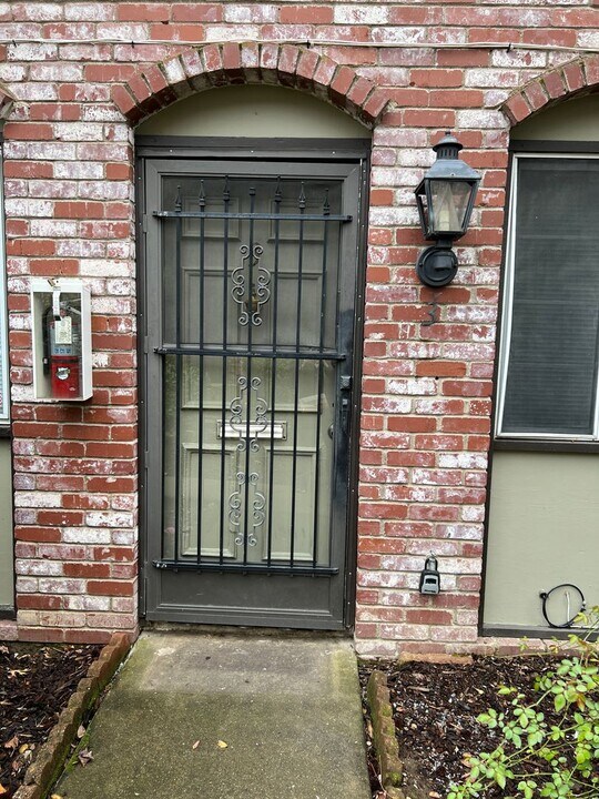 1904 Benita Dr in Rancho Cordova, CA - Building Photo