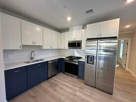 157 Everett St, Unit #102 in Boston, MA - Building Photo