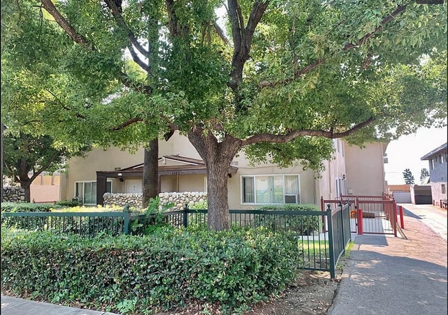 1425 W Stoneridge Ct