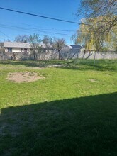 1233-1235 Pershing Rd in Moses Lake, WA - Building Photo - Building Photo