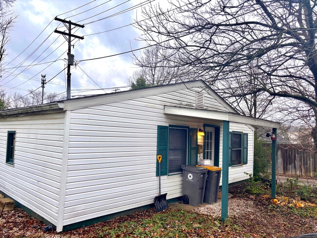 property at 1416 1/2 S Madison St