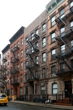 406 W 48th St in New York, NY - Foto de edificio - Building Photo