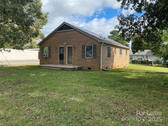 property at 1625 Armstrong Frd Rd