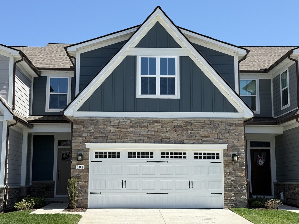 304 Lantern Cir in Gallatin, TN - Building Photo