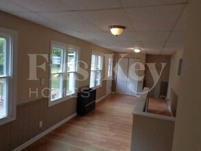 606 Lake Shore Blvd in Wauconda, IL - Building Photo - Building Photo