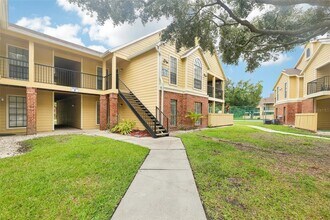 8724 Mallard Reserve Dr in Tampa, FL - Building Photo - Building Photo