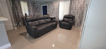 7636 Miramar Pkwy in Miramar, FL - Building Photo - Building Photo