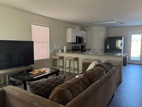 568 Holly St in Bullhead City, AZ - Building Photo - Building Photo