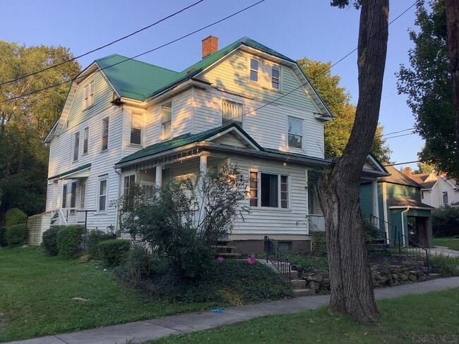 property at 921 Bucknell Ave