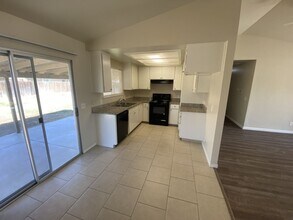 1039 Califa Dr in Chowchilla, CA - Building Photo - Building Photo