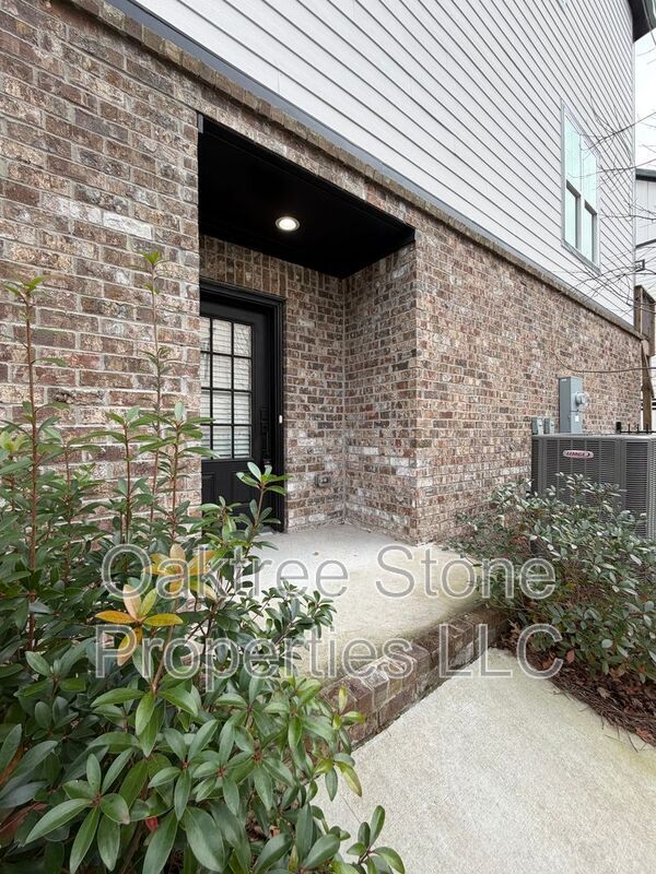 1996 Main St NW in Atlanta, GA - Building Photo - Building Photo