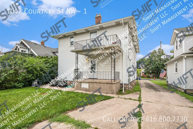 1042 Courtney St NW in Grand Rapids, MI - Building Photo - Building Photo