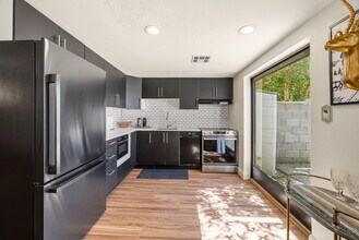 385 W Pierson St in Phoenix, AZ - Foto de edificio - Building Photo