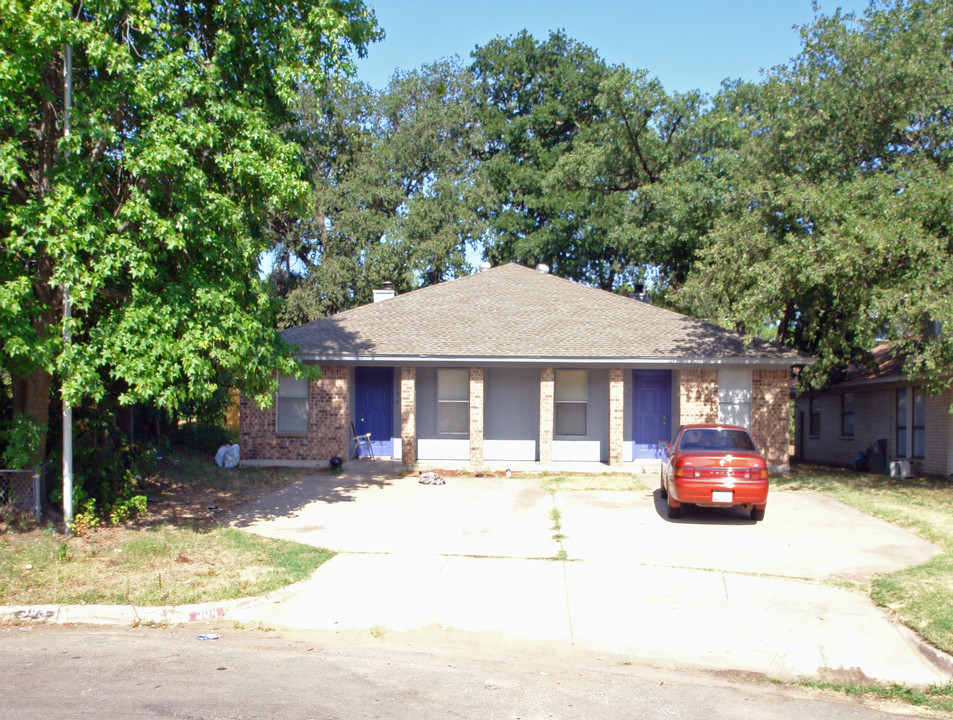 504-524 McQueary St in Arlington, TX - Building Photo