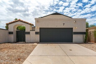 619 E Jensen St in Mesa, AZ - Building Photo