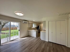 905 Nooksack Rd in Nooksack, WA - Building Photo - Building Photo