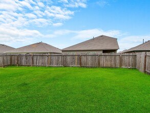 21143 Waze Lewis Dr in Roman Forest, TX - Building Photo - Building Photo