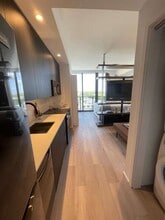160 NW 32nd St, Unit S3 in Miami, FL - Building Photo - Building Photo