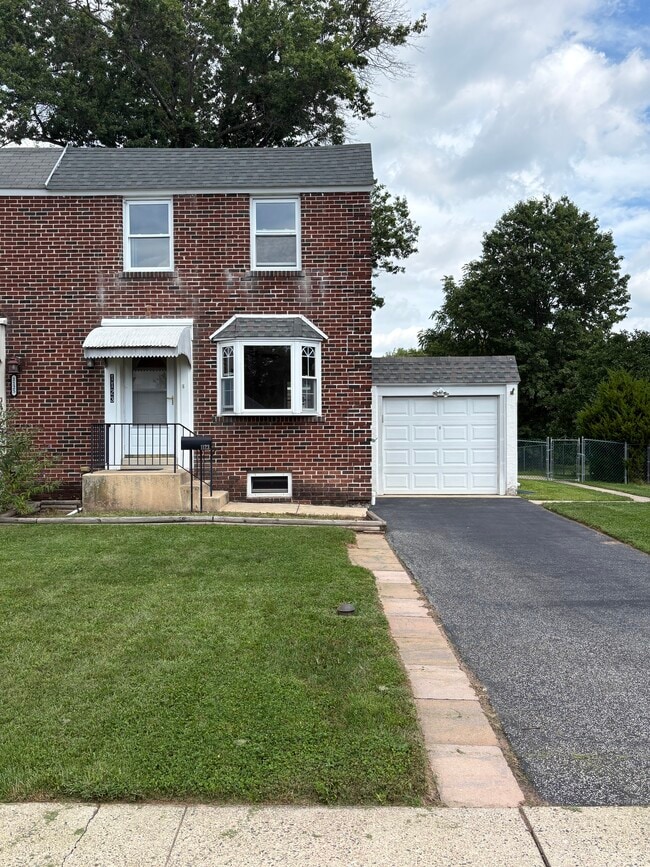 1123 Elm Ave