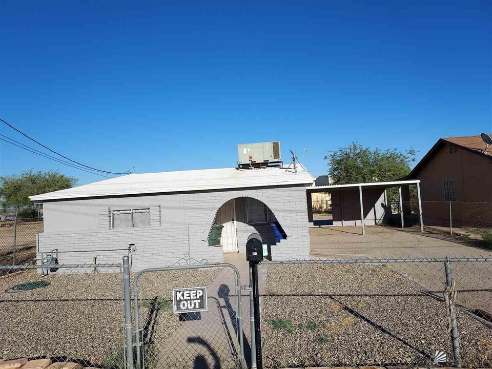 909 S 1st Ave in Yuma, AZ - Building Photo