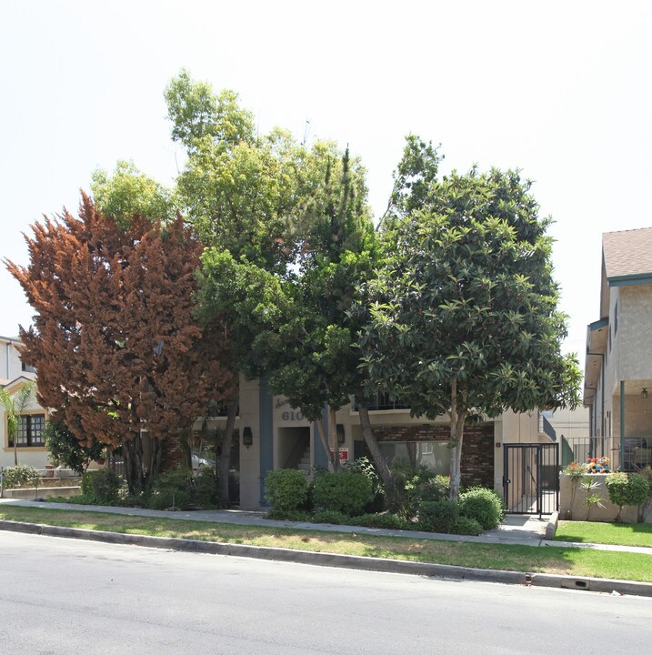 610 E Santa Anita Ave in Burbank, CA - Building Photo