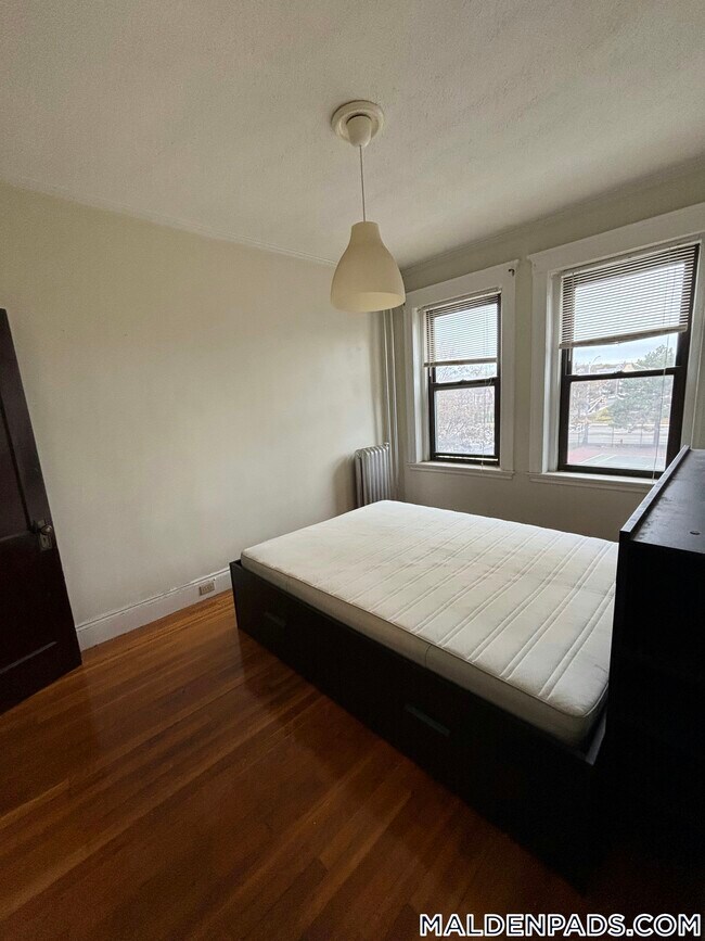 17-19 Washington St. in Malden, MA - Foto de edificio - Building Photo