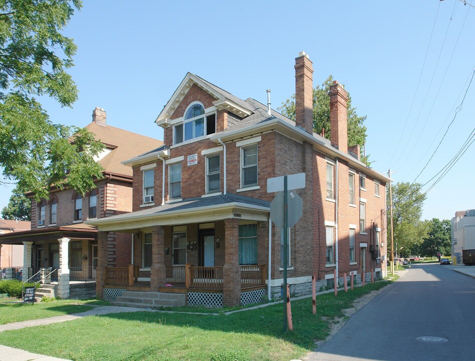 24-26 W 10th Ave in Columbus, OH - Building Photo