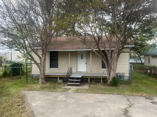 property at 1107 Gum St