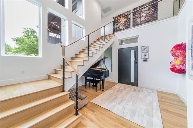 9753 Mixon Dr in Dallas, TX - Building Photo - Building Photo