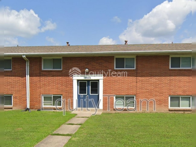 property at 1005 E Pearl St