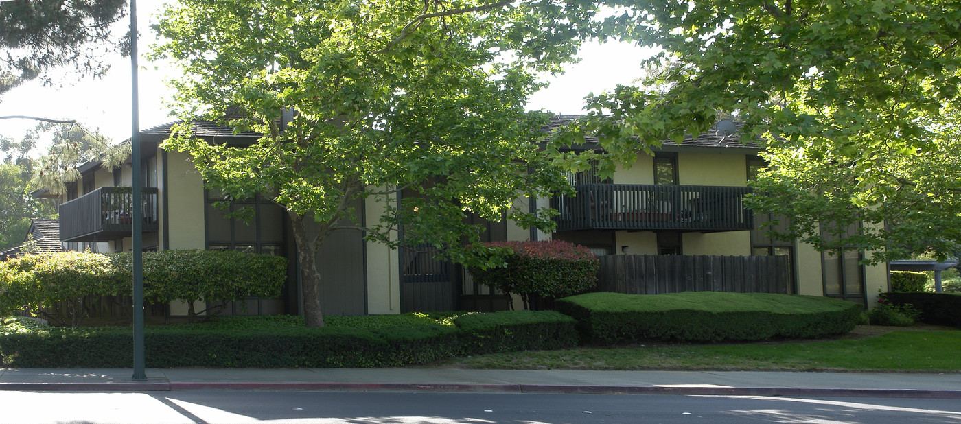 1930 Camino Verde in Walnut Creek, CA - Building Photo