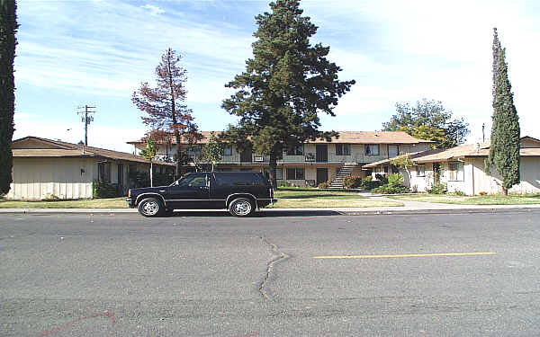 555 B St in Galt, CA - Foto de edificio - Building Photo