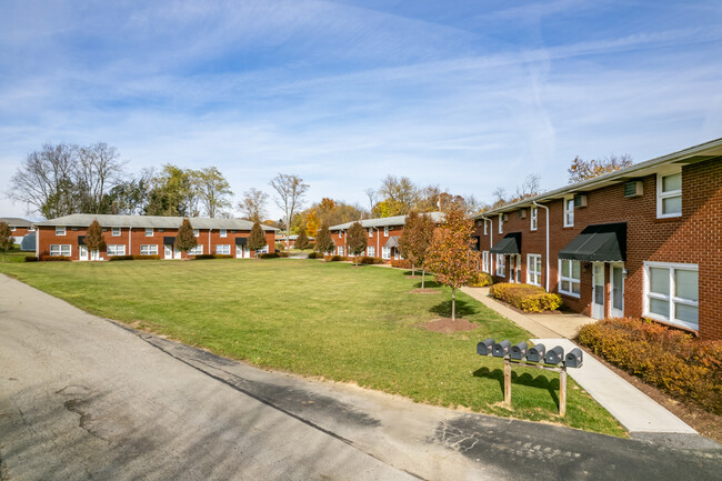 Stone Villa Court in Greensburg, PA - Building Photo - Building Photo