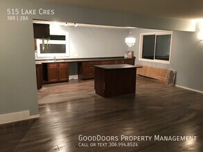 515 Lake Crescent in Saskatoon, SK - Building Photo - Building Photo