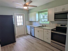 1404 San Juan Ct in Clearwater, FL - Building Photo - Building Photo