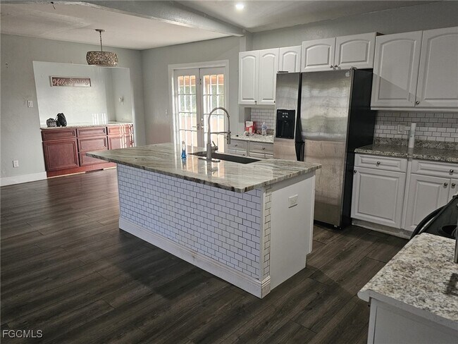 4100 4th St SW in Lehigh Acres, FL - Building Photo - Building Photo