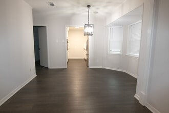 5108 Twin Oaks St in Orange, TX - Building Photo - Building Photo