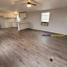 3525 E Main St in Uvalde, TX - Building Photo - Building Photo