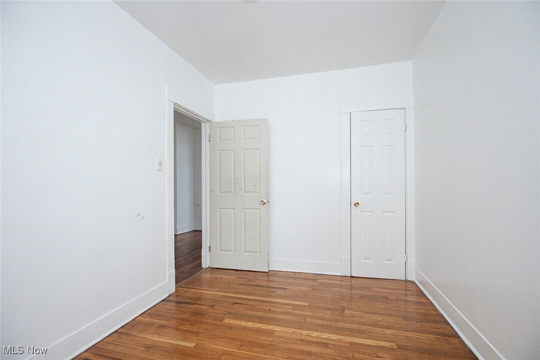 6911 Franklin Blvd in Cleveland, OH - Building Photo