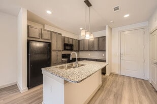 Heritage Estates at Edmonds in Lewisville, TX - Building Photo