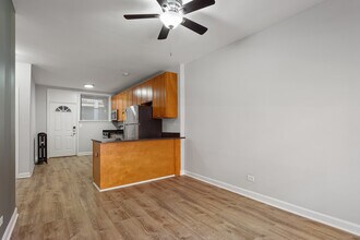 1702 W Juneway Terrace in Chicago, IL - Building Photo - Building Photo