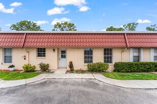 711 Laconia Cir in Greenacres, FL - Building Photo