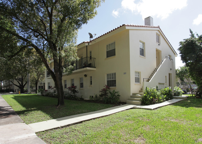 504 Santander Ave in Coral Gables, FL - Building Photo - Building Photo