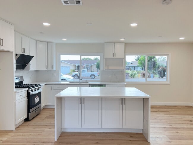 property at 5261 Raintree St