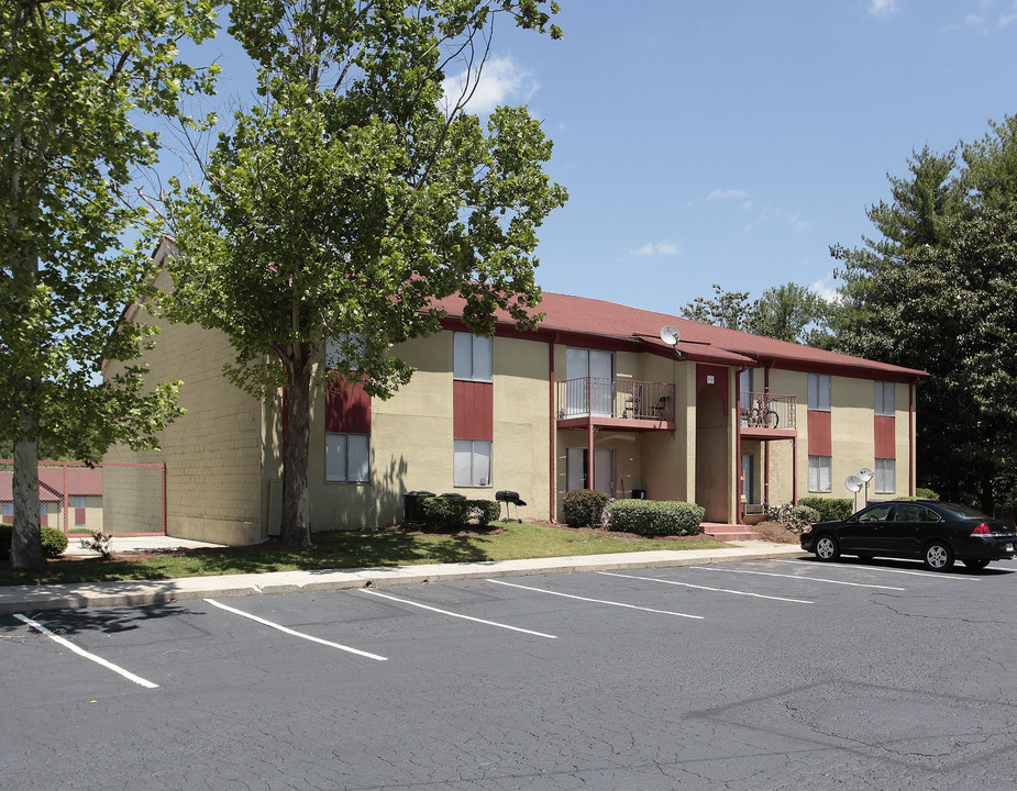 Magnolia Crossing in Austell, GA - Building Photo