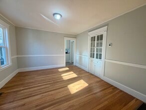 102 Greaton Rd, Unit 1 in Boston, MA - Foto de edificio - Building Photo