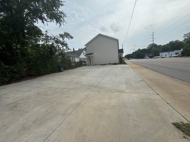 2035 Rosewood Dr in Columbia, SC - Building Photo - Building Photo