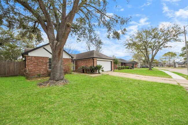 4915 Pecan Grove Dr in Pearland, TX - Building Photo - Building Photo